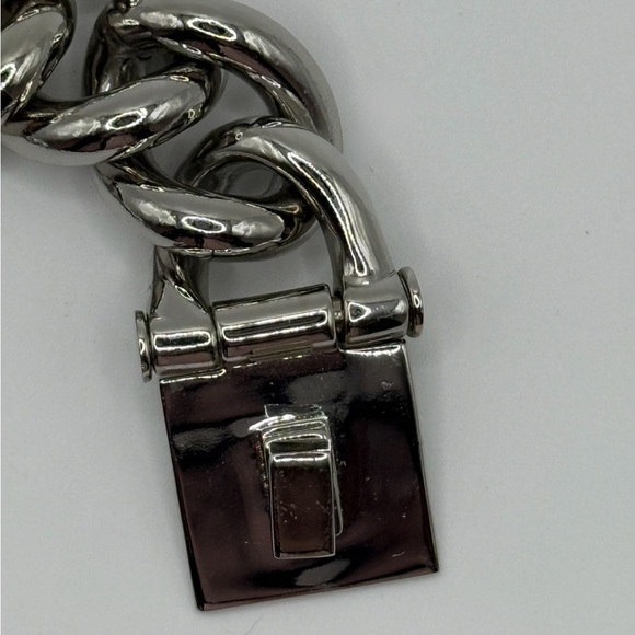 Michael Kors Chunky Turn-Lock Wide Chain Bracelet - Picture 7 of 8